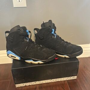 Jordan 6 Retro
UNC
